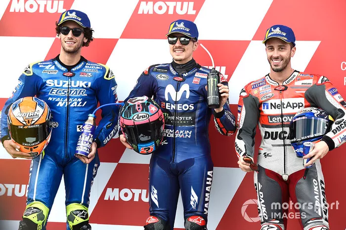 Ganador de la pole Maverick Viñales, Yamaha Factory Racing, segundo lugar Alex Rins, Team Suzuki MotoGP, tercer lugar Andrea Dovizioso, Ducati Team