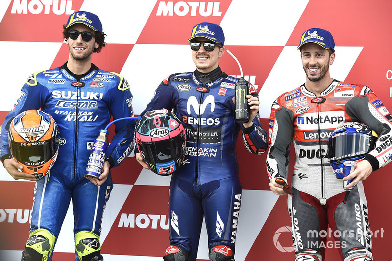 Володар поул-позиції Маверік Віньялес, Yamaha Factory Racing, друге місце Алекс Рінс, Team Suzuki MotoGP, третє місце Андреа Довіціозо, Ducati Team