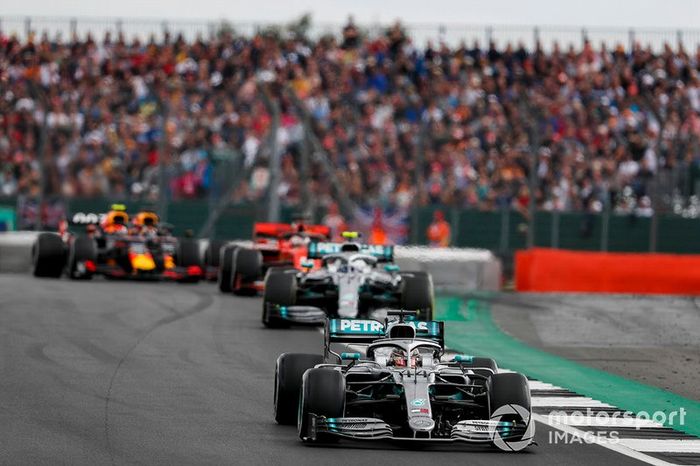 Lewis Hamilton, Mercedes AMG F1 W10, Valtteri Bottas, Mercedes AMG W10, Sebastian Vettel, Ferrari SF90, y Pierre Gasly, Red Bull Racing RB15