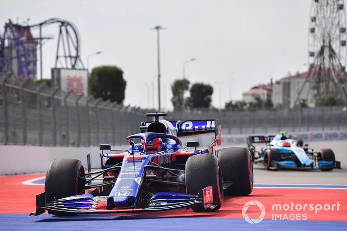 12º: Daniil Kvyat, Toro Rosso: +1'02.496	
