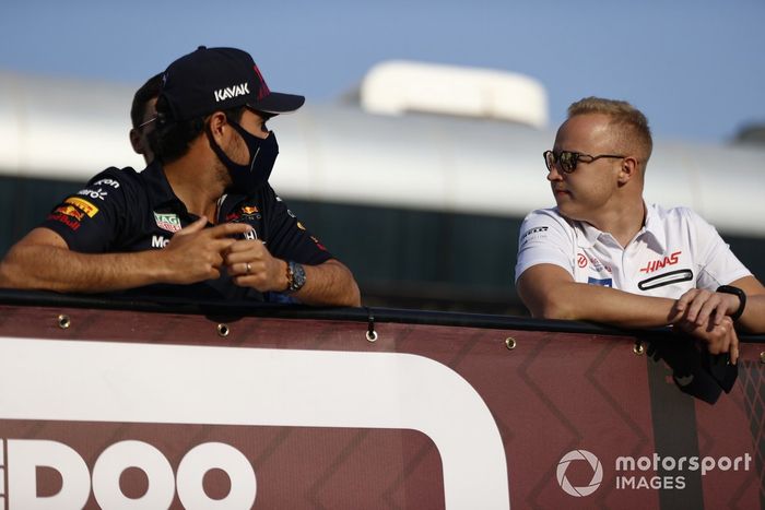 Sergio Pérez, Red Bull Racing, Nikita Mazepin, Haas F1 en el desfile de pilotos