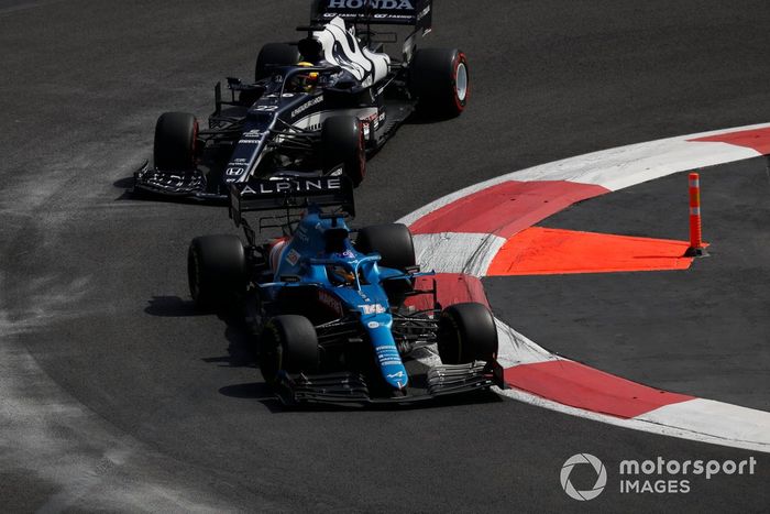 Fernando Alonso, Alpine A521, Yuki Tsunoda, AlphaTauri AT02