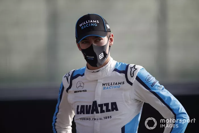 George Russell, Williams Racing, sulla griglia per la foto di fine stagione