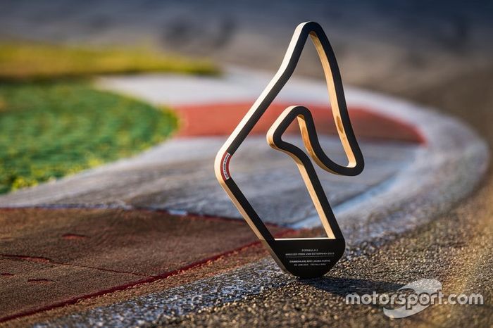 El Trofeo Niki Lauda en la nombrada curva Niki Lauda