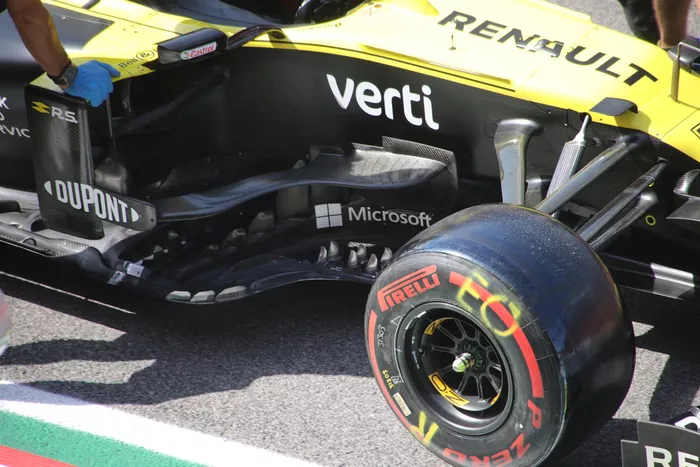 Renault R.S.20 detalle de los sidepods
