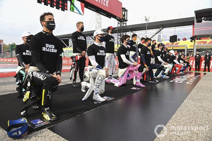 Los pilotos de F1 apoyan la lucha contra el racismo en Imola