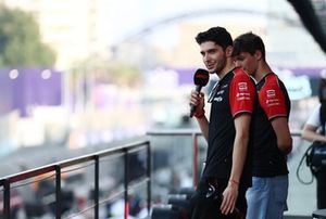Esteban Ocon, Haas F1 Team, Oliver Bearman, Haas F1 Team