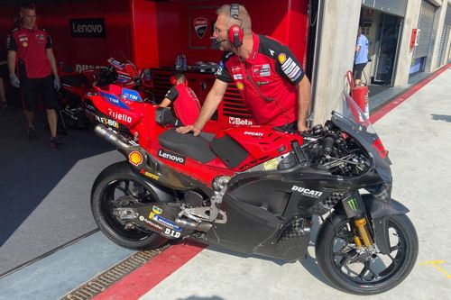 Detalles de la moto del Ducati Team