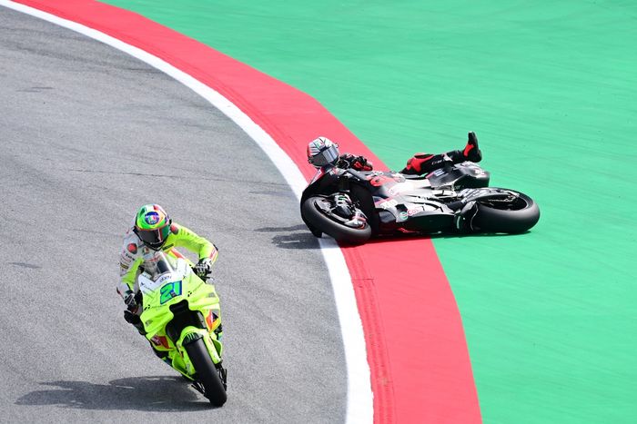 Marco Bezzecchi, Aprilia Racing crash