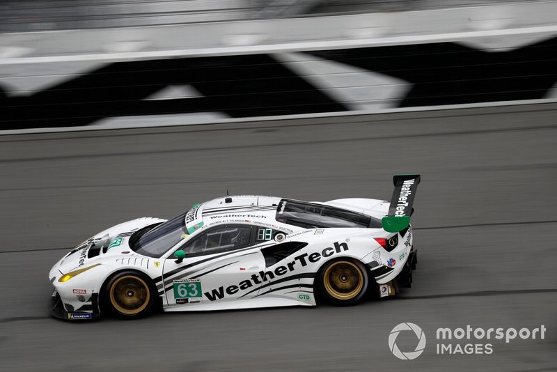#63 Scuderia Corsa Ferrari 488 GT3, GTD: Cooper MacNeil, Toni Vilander, Jeff Westphal, Dominik Farnbacher