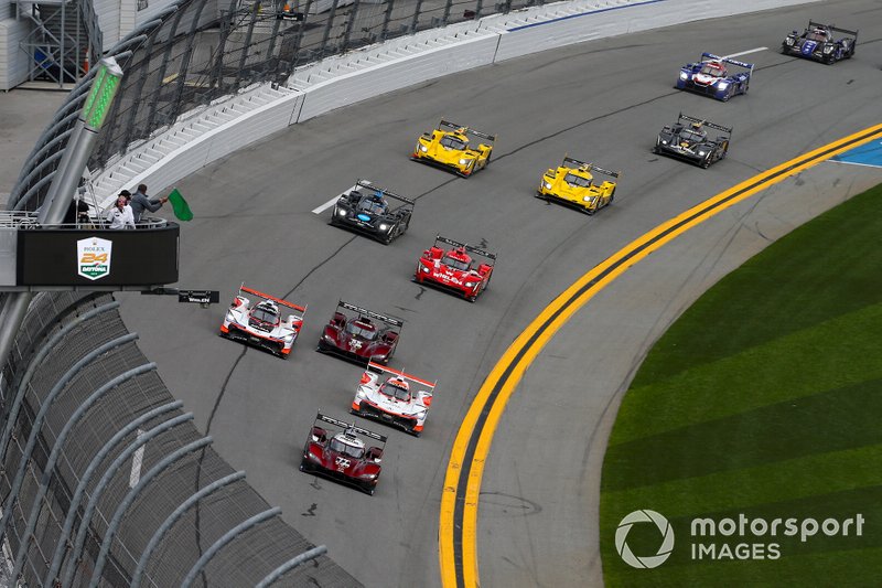 Green Flag, #77 Mazda Team Joest Mazda DPi, DPi: Oliver Jarvis, Tristan Nunez, Timo Bernhard, Rene Rast