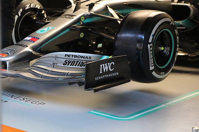 Detalle del alerón delantero del Mercedes AMG F1 W10 
