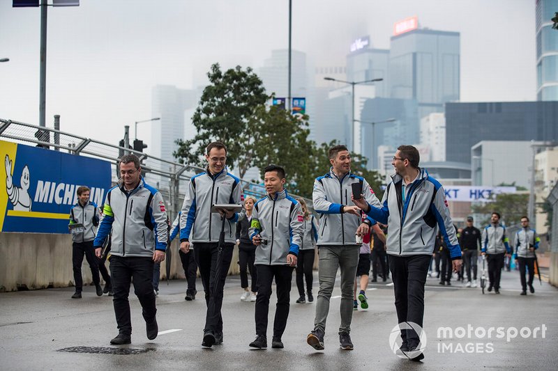 Edoardo Mortara, Venturi Formula E walks the track with the team