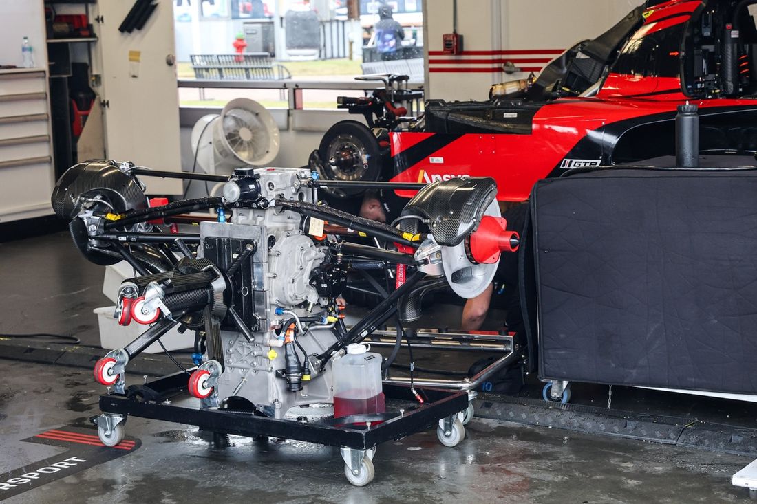 Caja de cambios, #7 Porsche Penske Motorsport Porsche 963: Felipe Nasr, Nick Tandy, Laurens Vanthoor