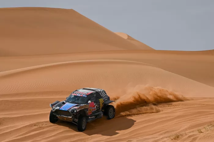 #241 X-Raid Mini JCW Team Mini : Vladas Jurkevicius, Aisvydas Paliukenas