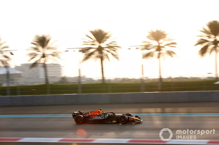 Jake Dennis, Red Bull Racing RB19 