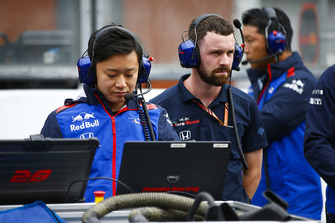 A Toro Rosso Honda engineer at work