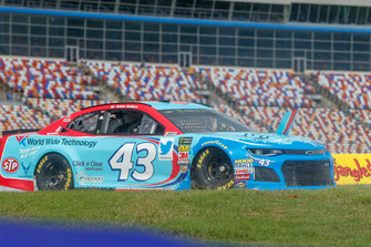 Darrell Wallace Jr., Richard Petty Motorsports, Chevrolet Camaro World Wide Technology spin
