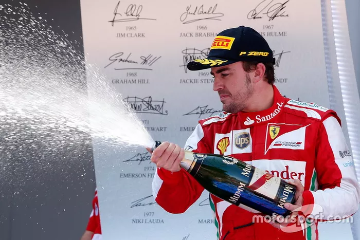 Fernando Alonso, tres veces subcampeón del mundo en esta década, la única de la historia de la Fórmula 1 sin un título de pilotos o constructores para Ferrari. 