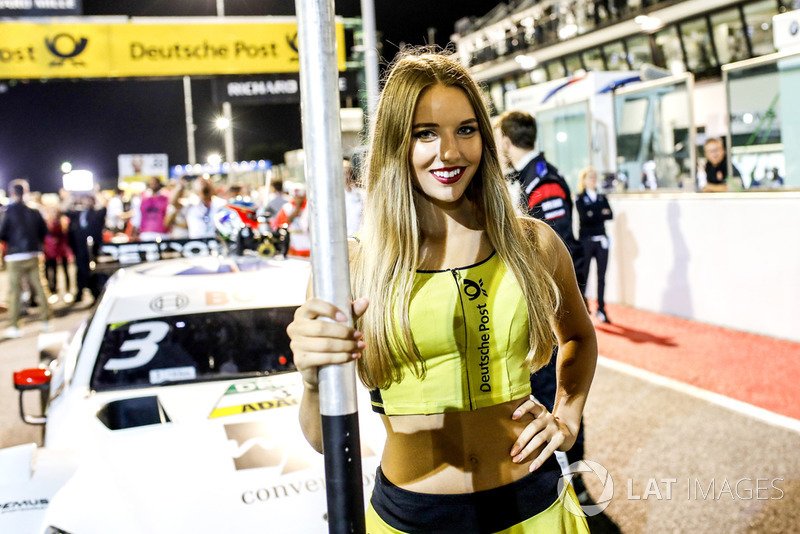 La grid girl di Paul Di Resta, Mercedes-AMG Team HWA