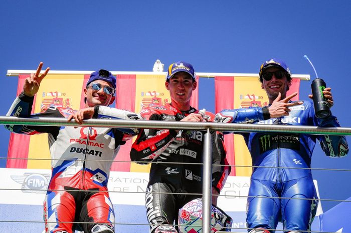 Podio: el ganador Aleix Espargaró, Aprilia Racing, el segundo clasificado Jorge Martín, Pramac Racing, el tercero Alex Rins, Team Suzuki MotoGP