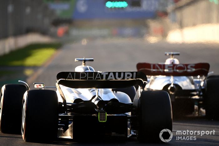 George Russell, Mercedes W13, Pierre Gasly, AlphaTauri AT03