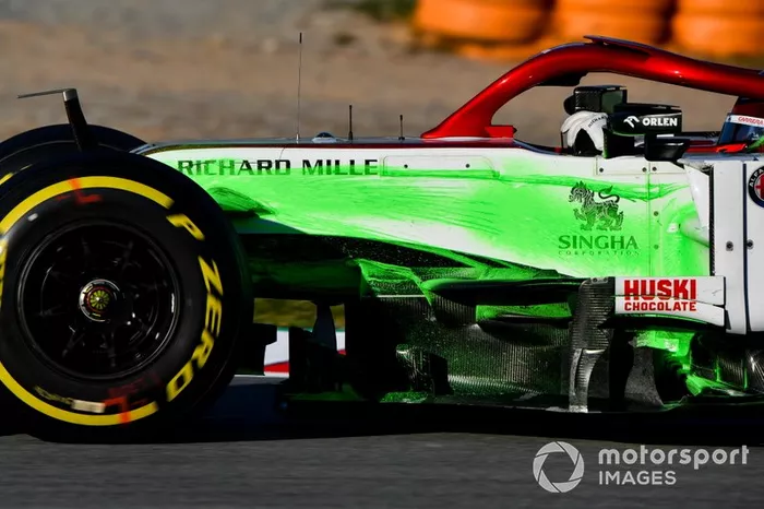 Kimi Raikkonen, Alfa Romeo Racing C39 with aero paint