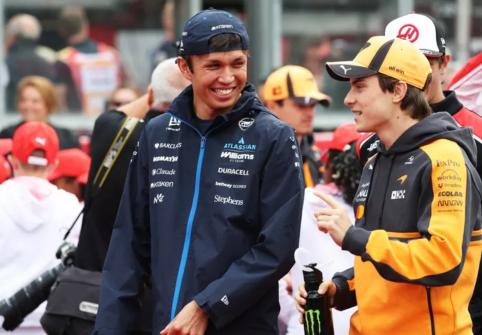 Alexander Albon, Williams, Oscar Piastri, McLaren