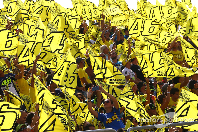 Valentino Rossi, Yamaha Factory Racing, fans