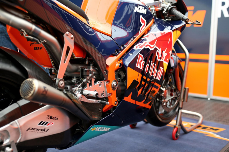 Detalle de LA moto KTM RC16