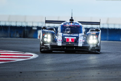 #1 Porsche Team Porsche 919 Hybrid: Timo Bernhard, Mark Webber, Brendon Hartley