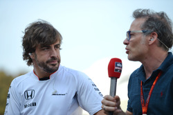 Фернандо Алонсо, McLaren, и Жак Вильнев