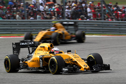 Кевін Магнуссен, Renault Sport F1 Team RE16