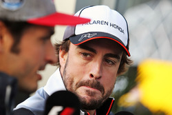 Фернандо Алонсо, McLaren и Карлос Сайнс мл., Scuderia Toro Rosso