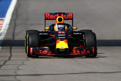 Daniel Ricciardo, Red Bull Racing RB12 mit dem Aeroscreen