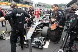 Jenson Button, McLaren MP4-31 on the grid