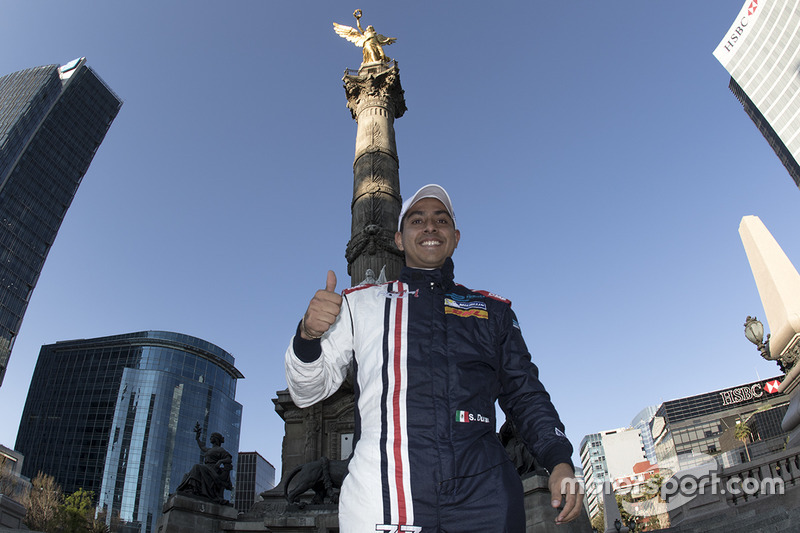 Salvador Duran, Team Aguri en el Ángel de la Independencia en la Ciudad de México