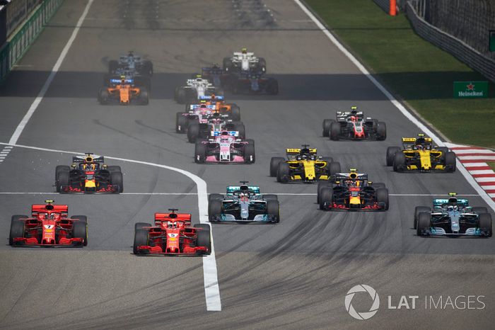 Sebastian Vettel, Ferrari SF71H, Kimi Raikkonen, Ferrari SF71H, Valtteri Bottas, Mercedes AMG F1 W09, Lewis Hamilton, Mercedes AMG F1 W09., Max Verstappen, Red Bull Racing RB14 Tag Heuer, Daniel Ricciardo, Red Bull Racing RB14 Tag Heuer, and the rest of th