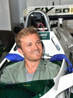 Nico Rosberg, dans la Williams FW08 de son père Keke Rosberg