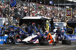 Graham Rahal, Rahal Letterman Lanigan Racing Honda, pit stop