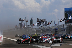 Start zum IndyCar-Saisonauftakt 2018 in St. Petersburg: Robert Wickens, Schmidt Peterson Motorsports Honda, Will Power, Team Penske Chevrolet