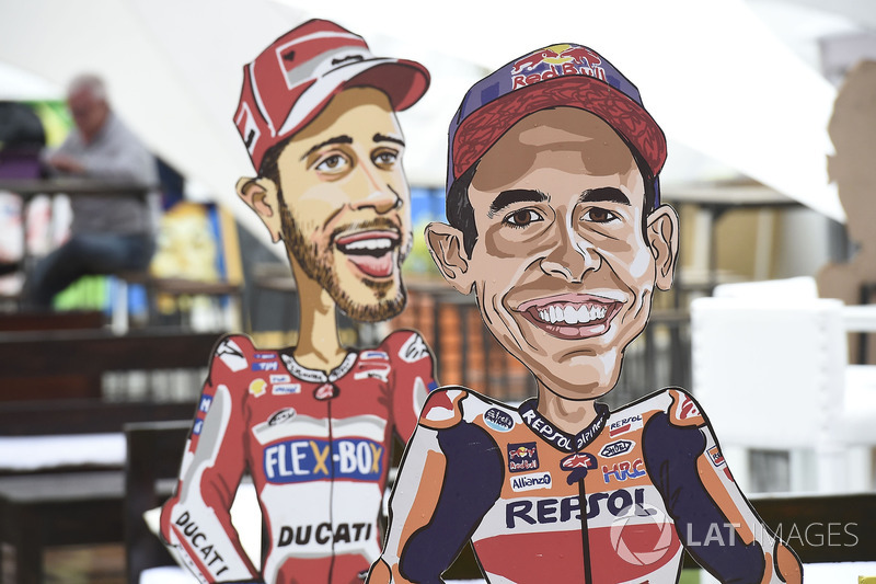 Фігури Марка Маркеса, Repsol Honda Team, та Андреа Довіціозо, Ducati Team