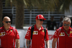 Kimi Raikkonen, Ferrari and trainer Mark Arnall