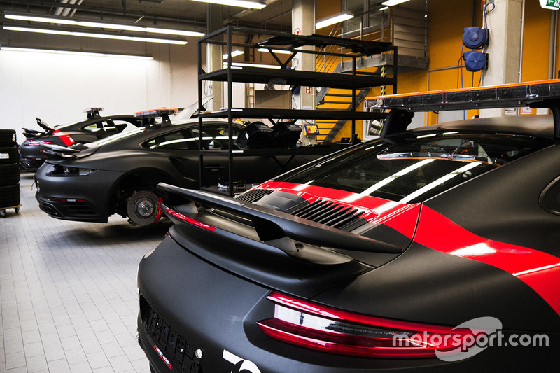 Preparazione della Porsche 911 Turbo, Safety Car del FIA WEC e della 24 Ore di Le Mans