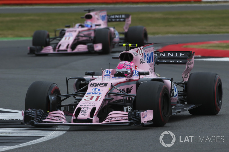 Esteban Ocon, Sahara Force India F1 VJM10, Sergio Perez, Sahara Force India F1 VJM10