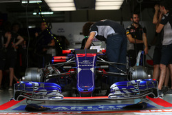Scuderia Toro Rosso STR12 nose and front wing detail