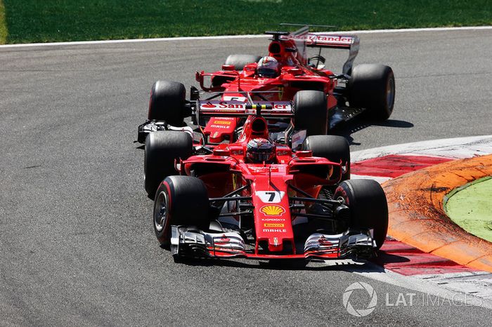 Kimi Raikkonen, Ferrari SF70H, Sebastian Vettel, Ferrari SF70H