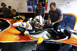 Stoffel Vandoorne, McLaren, con el Halo
