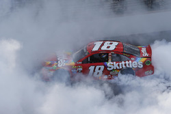 Race winner Kyle Busch, Joe Gibbs Racing Toyota