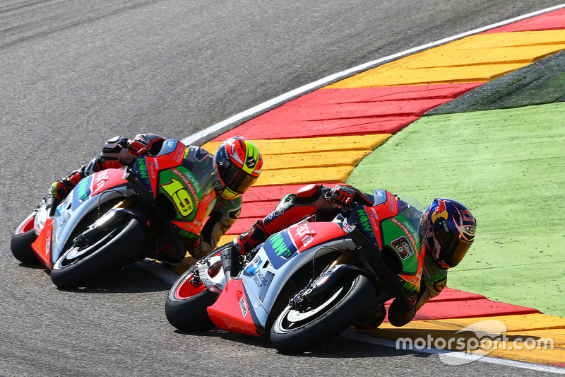 Stefan Bradl, Aprilia Racing Team Gresini; Alvaro Bautista, Aprilia Racing Team Gresini